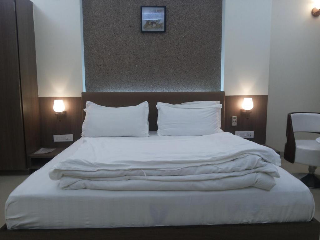 Royal Inn Ankleshwar Habitación foto